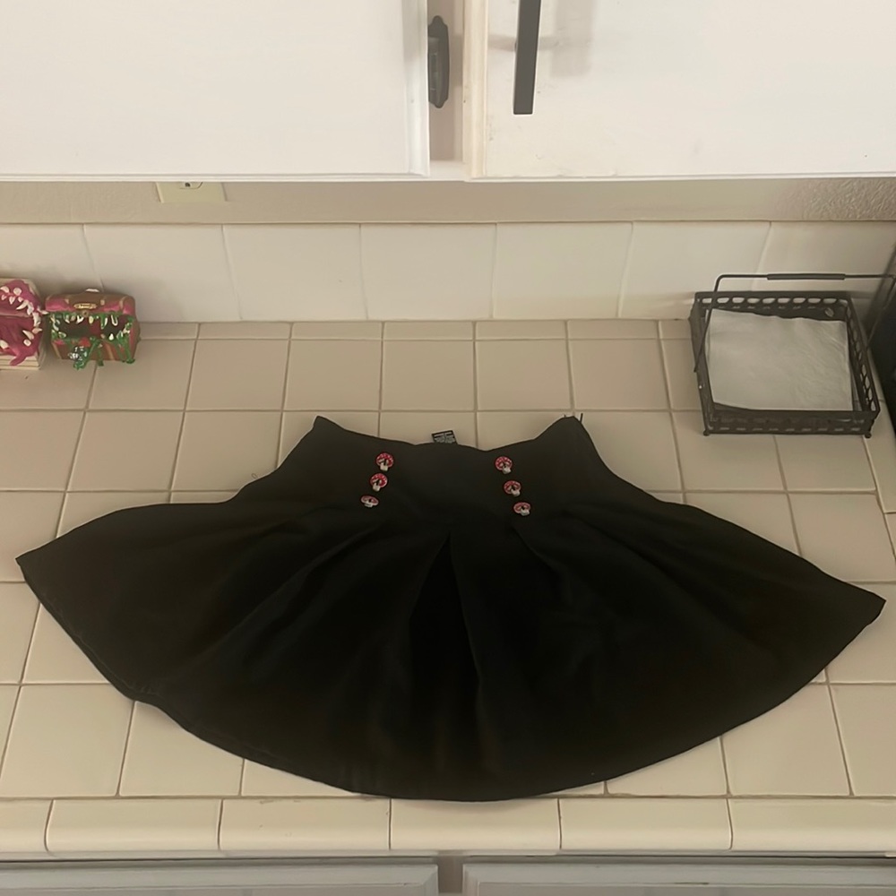 HOT TOPIC MUSHROOM SKIRT